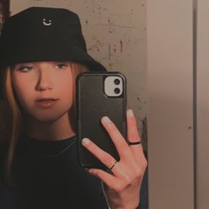 Meet your Posher, Robin